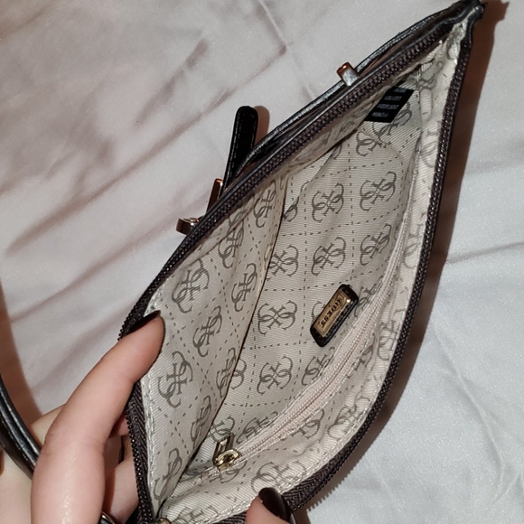 Guess handbag - Covent Garden Mini Wristlet - Picture 5 of 7